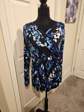 Daisy Fuentes Black Floral Wrap-Front Long Sleeve Top